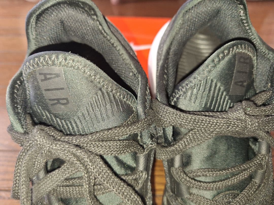 ナイキ　テニスシューズ