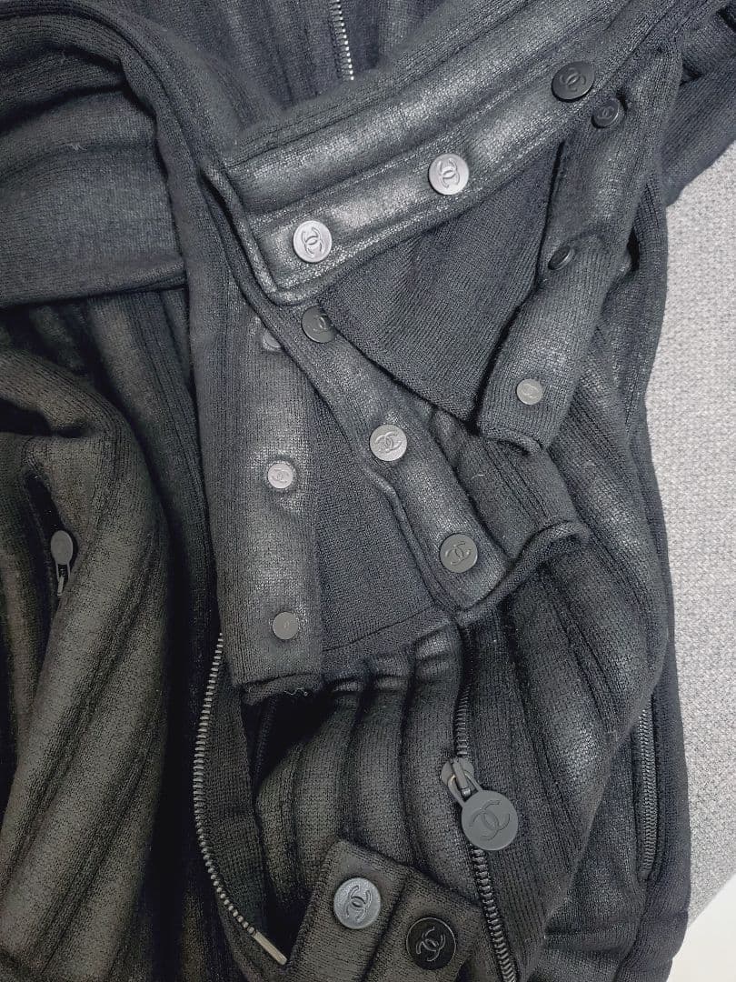 CHANEL　ジャケット　黒シルバーラメアウター　CC ボタン