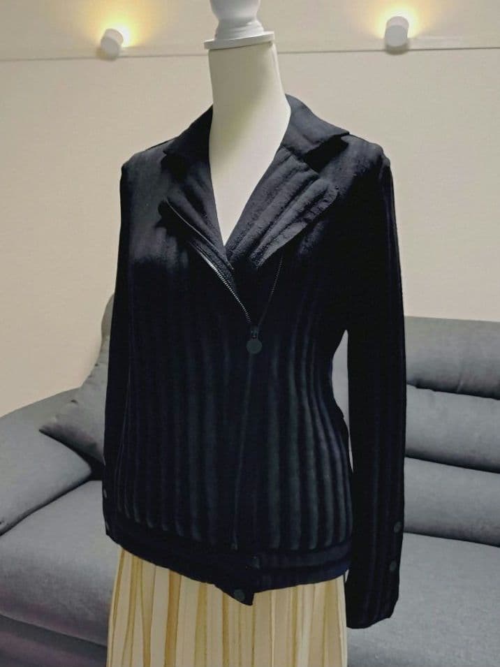 CHANEL　ジャケット　黒シルバーラメアウター　CC ボタン