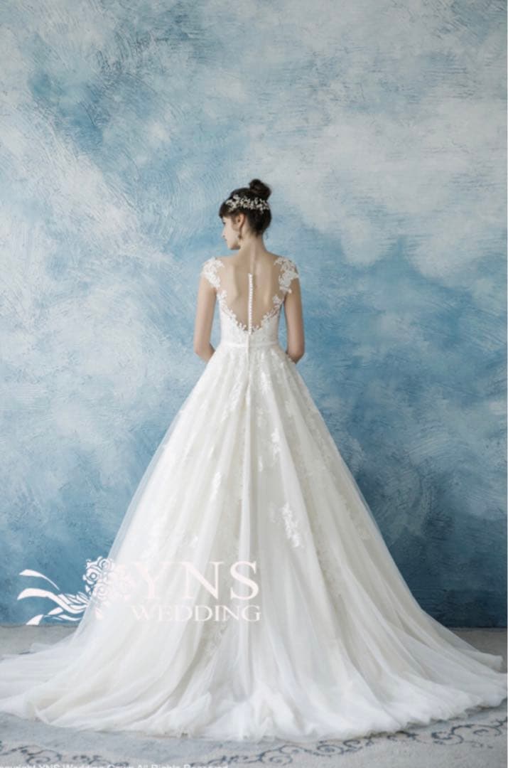 ホワイトレースウェディングドレス