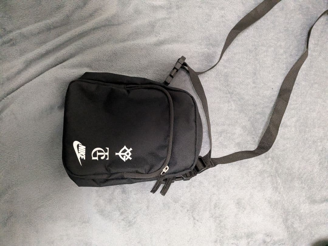 東京読売ジャイアンツ 吉川選手 ユニフォームXXLサイズとショルダーバッグ