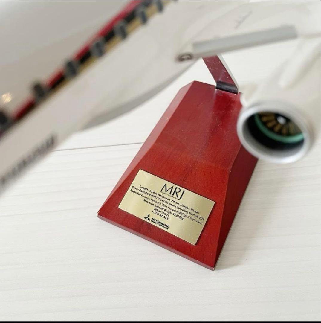 三菱航空機　MRJ 1:100 模型