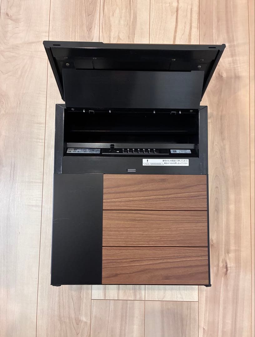 【ソフモ】郵便ポスト　壁掛け　プッシュ錠　リクシル