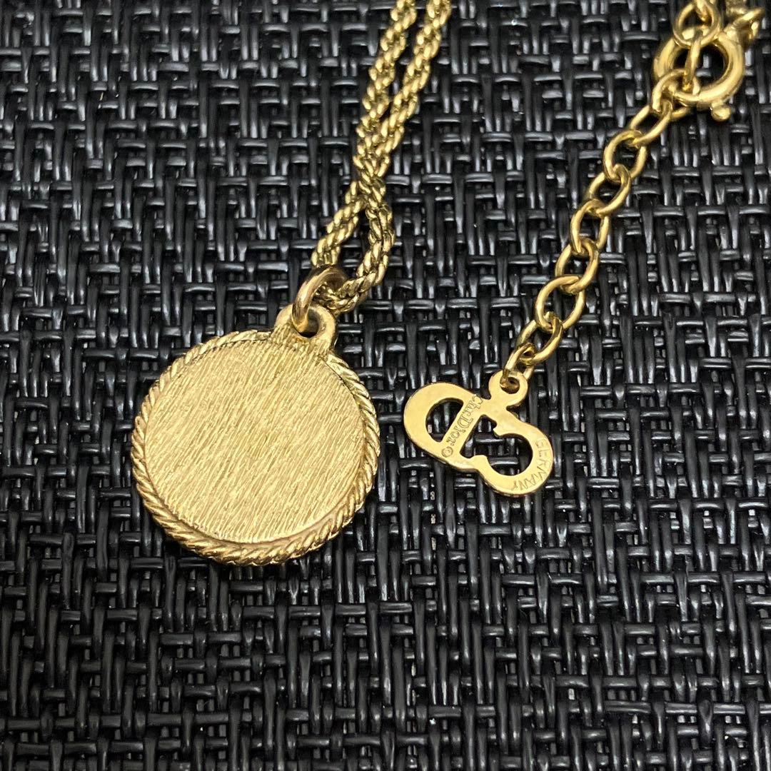 クリスチャンディオール　ゴールド 型ペンダント ネックレス