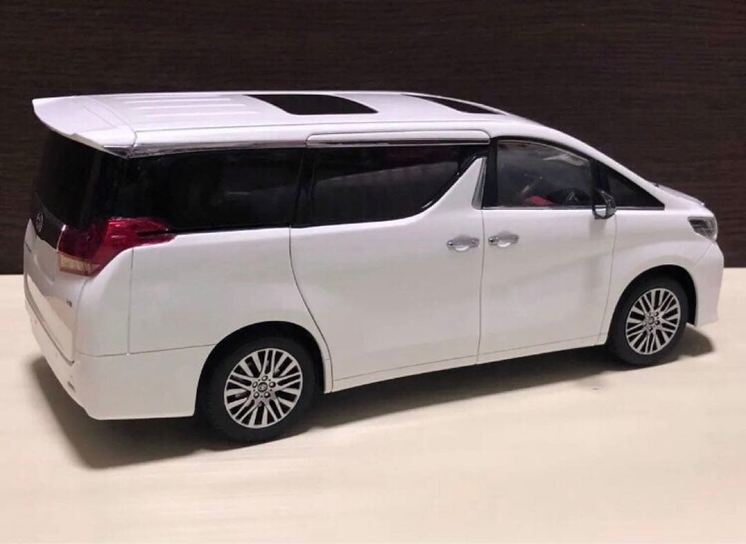 雄*じ様 1/18 トヨタ アルファード 30前期 3.5 V6 GF Keng