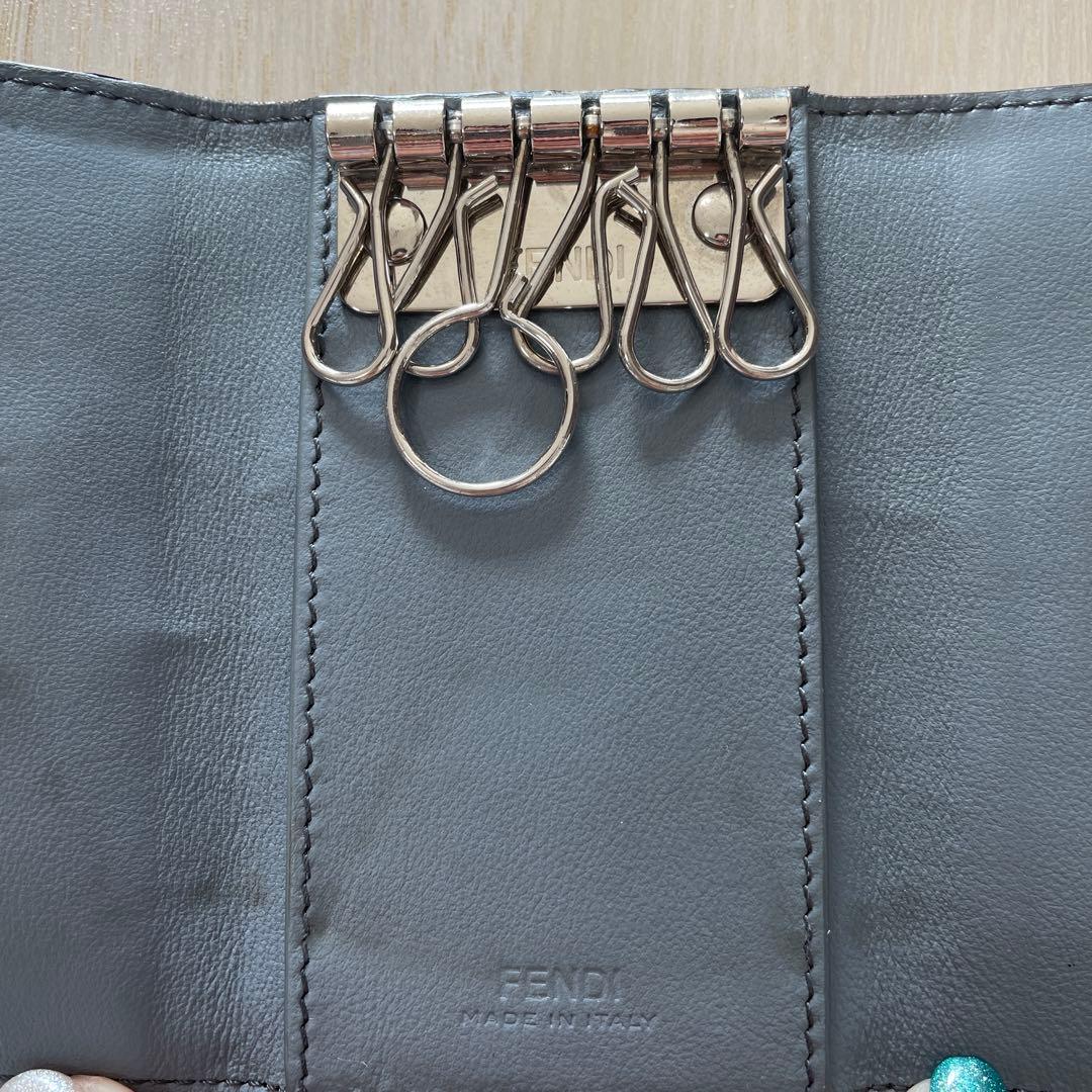 フェンディ FENDI PEEKABOO ピーカブー キーケース 6連 レザー