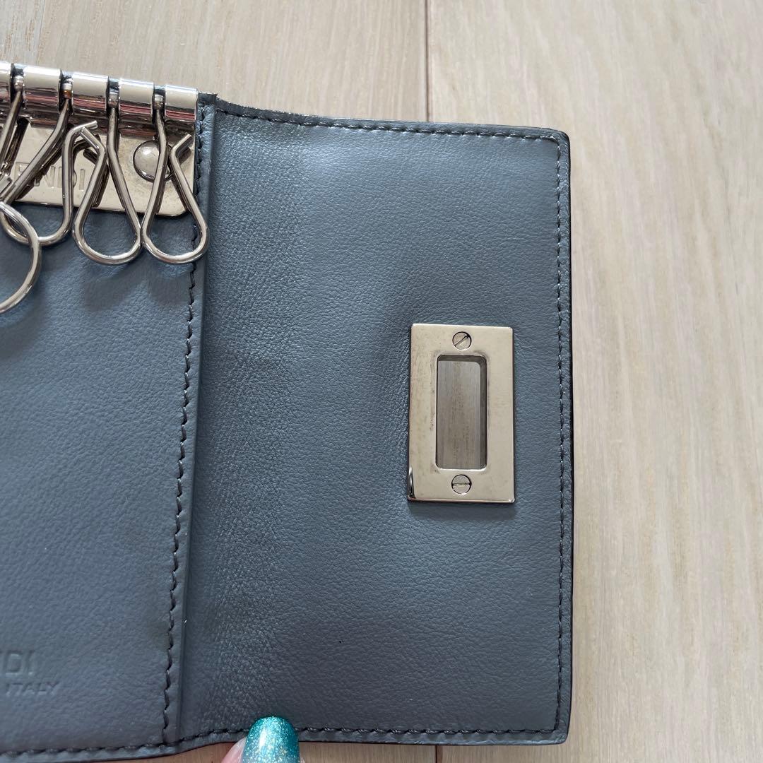フェンディ FENDI PEEKABOO ピーカブー キーケース 6連 レザー