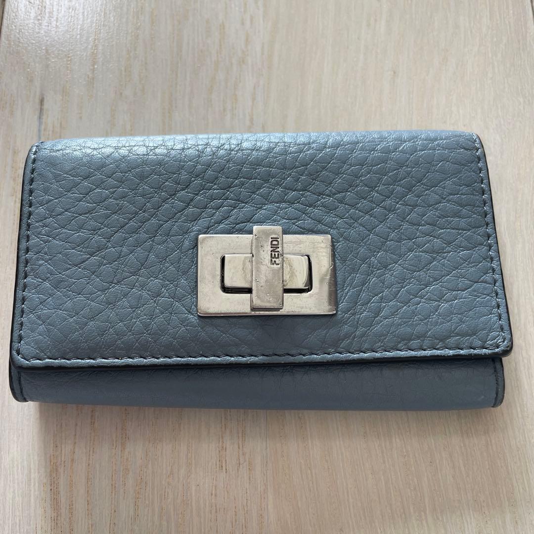 フェンディ FENDI PEEKABOO ピーカブー キーケース 6連 レザー