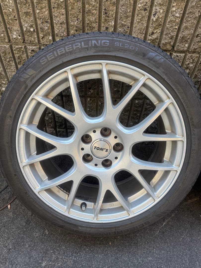 toms 17インチ ホイールタイヤセット