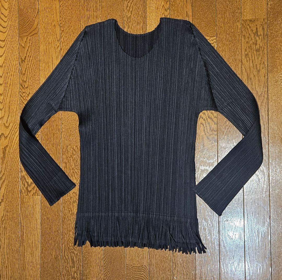 プリーツプリーズ　トップス　イッセイミヤケ　フリンジ　人気