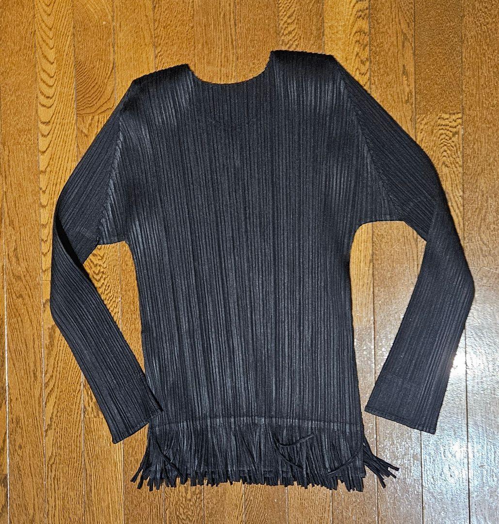 プリーツプリーズ　トップス　イッセイミヤケ　フリンジ　人気