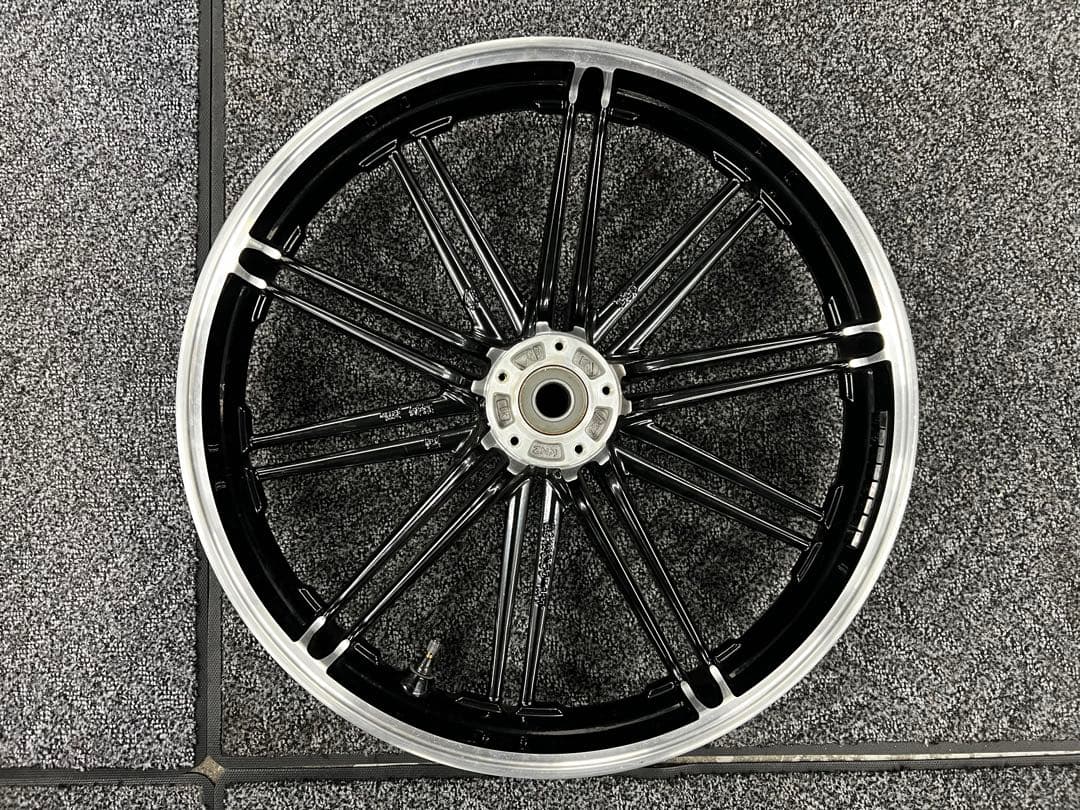 FXBRSブレイクアウト純正ホイール