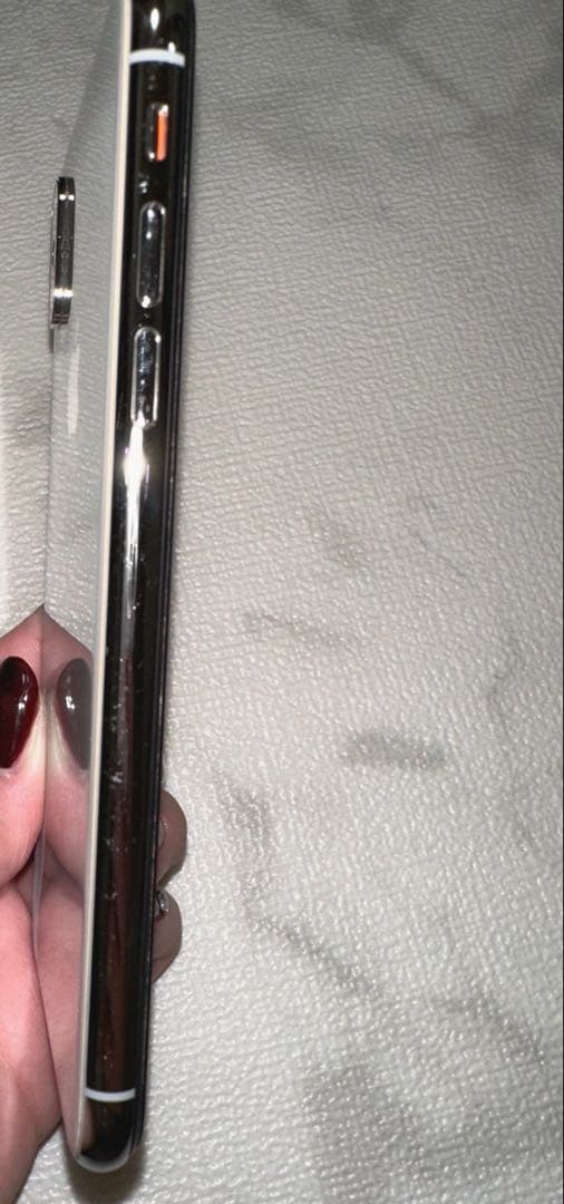 Apple iPhone Xs シルバー