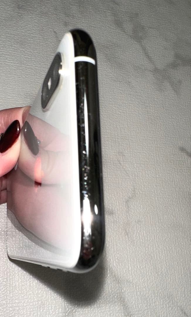 Apple iPhone Xs シルバー