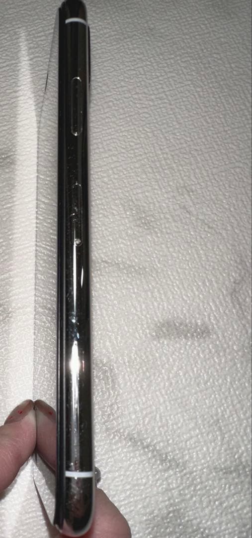 Apple iPhone Xs シルバー