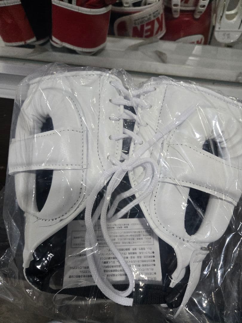 限界衝撃のプライス❗❗ホワイト ヘッドギア Mサイズ　メリークリスマス