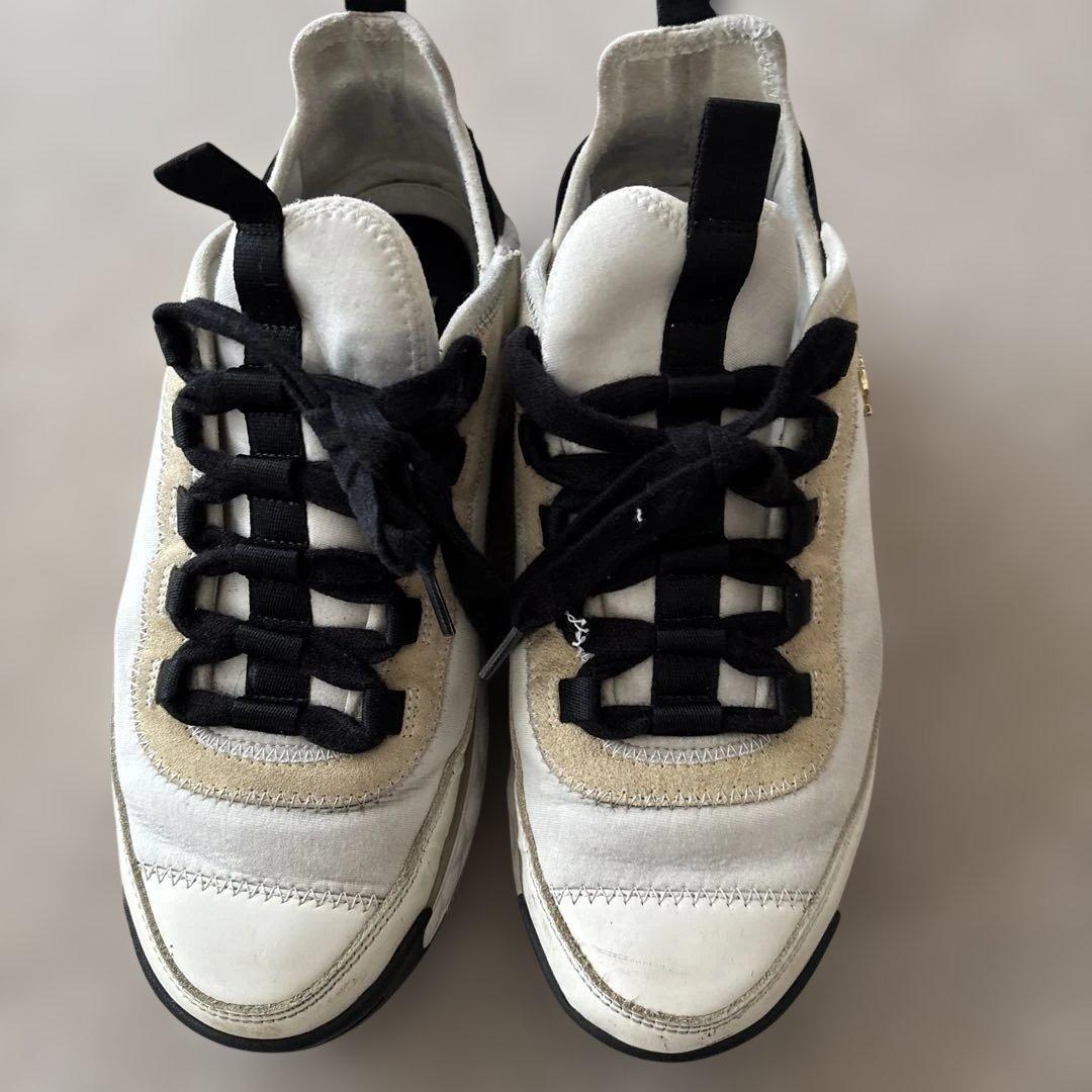 CHANEL スニーカー　ホワイト
