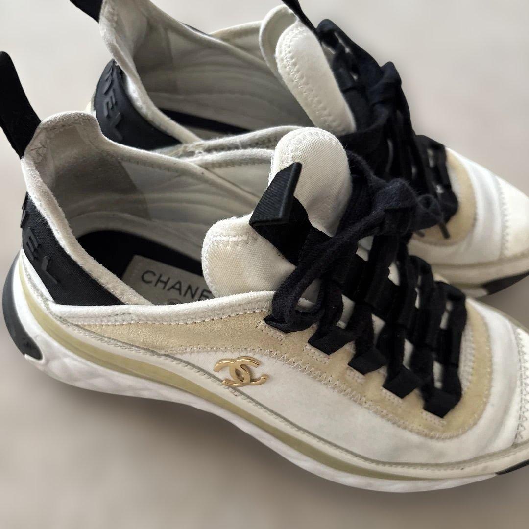 CHANEL スニーカー　ホワイト