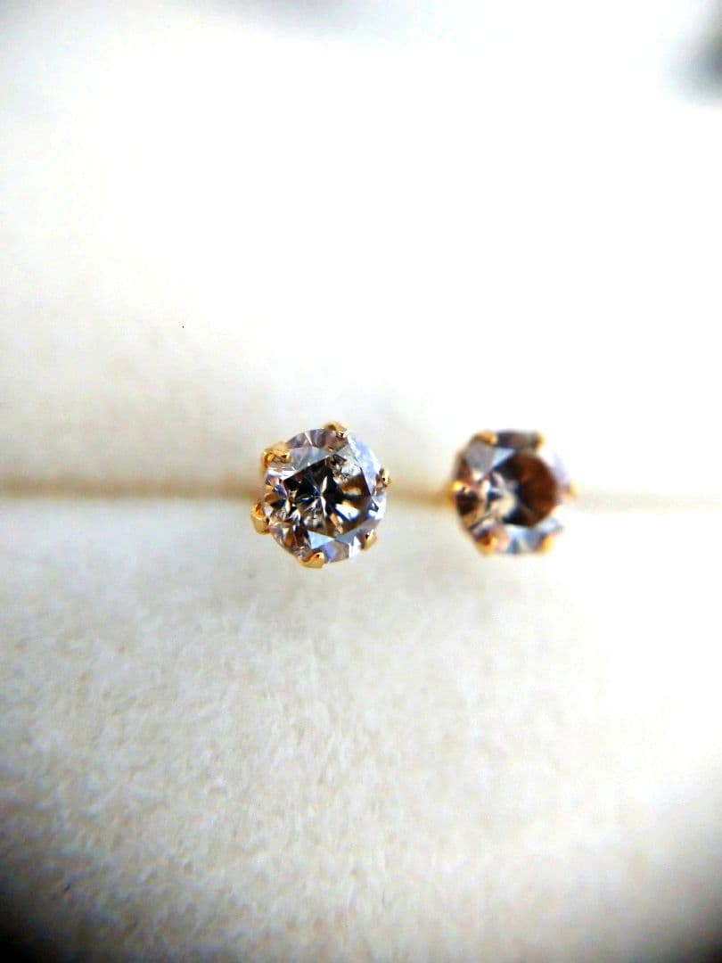 【専用】K18 天然ダイヤモンドピアス 0.6ct