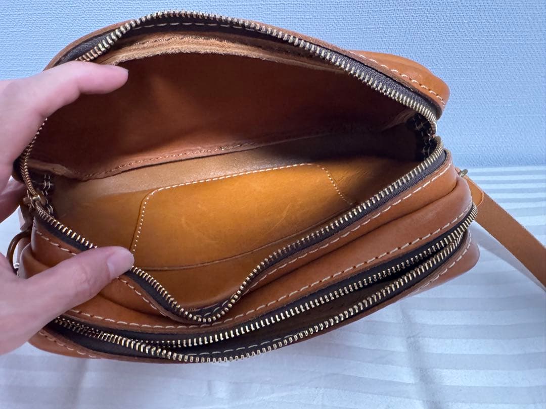 美品 HERZ レザーショルダーバッグ キャメル