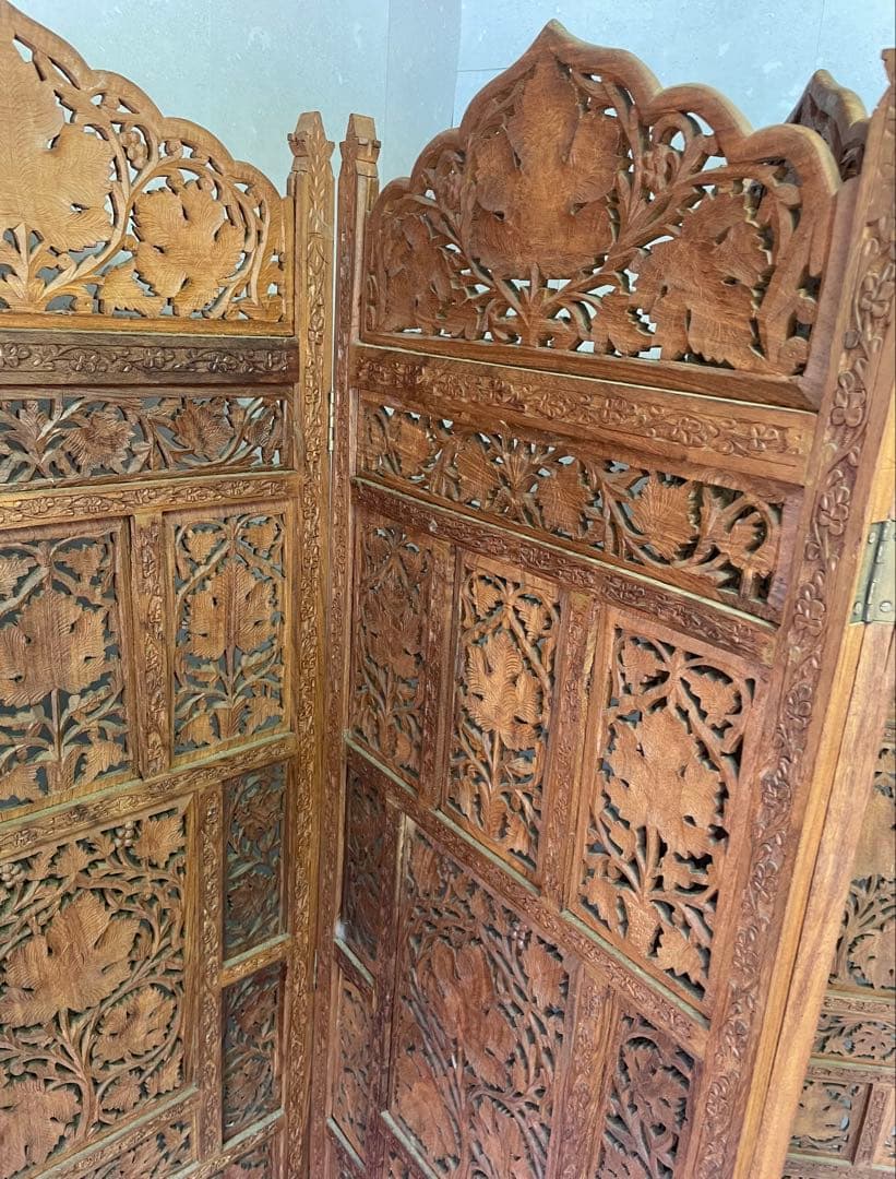 【最終値下げ】アジアンビンテージ家具　木製　透かし彫り　4連 パーテーション