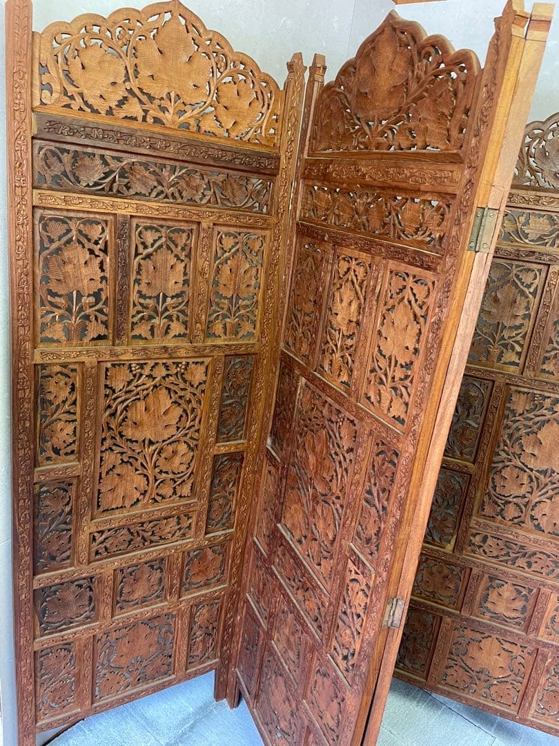 【最終値下げ】アジアンビンテージ家具　木製　透かし彫り　4連 パーテーション