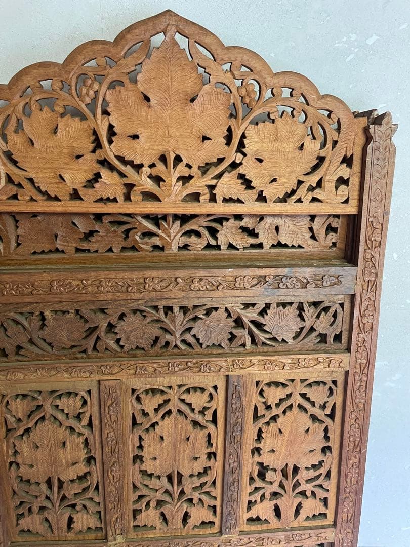 【最終値下げ】アジアンビンテージ家具　木製　透かし彫り　4連 パーテーション