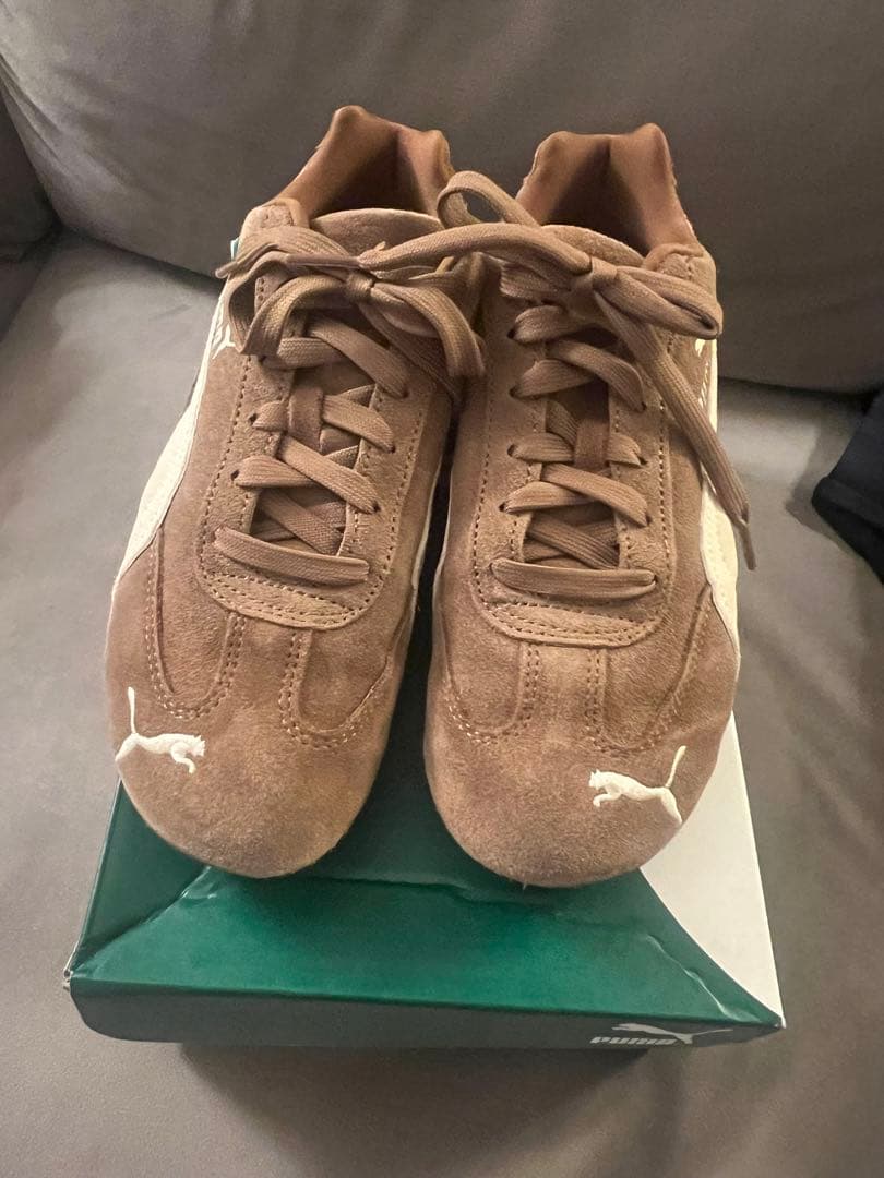 送料込み　人気　Puma スピードキャット スニーカー　 ブラウン24cm