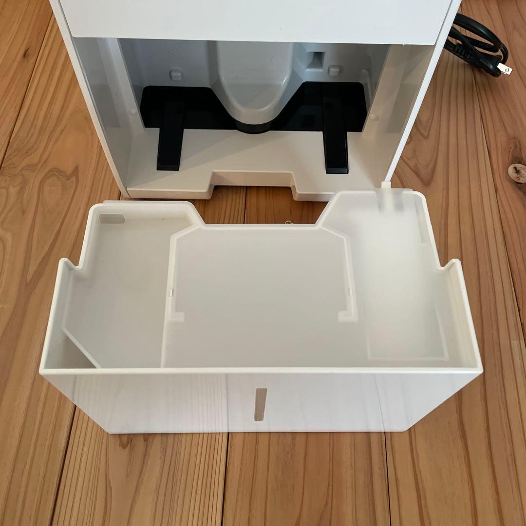 22年製 アイリスオーヤマ　除湿機　IJC-J56-W