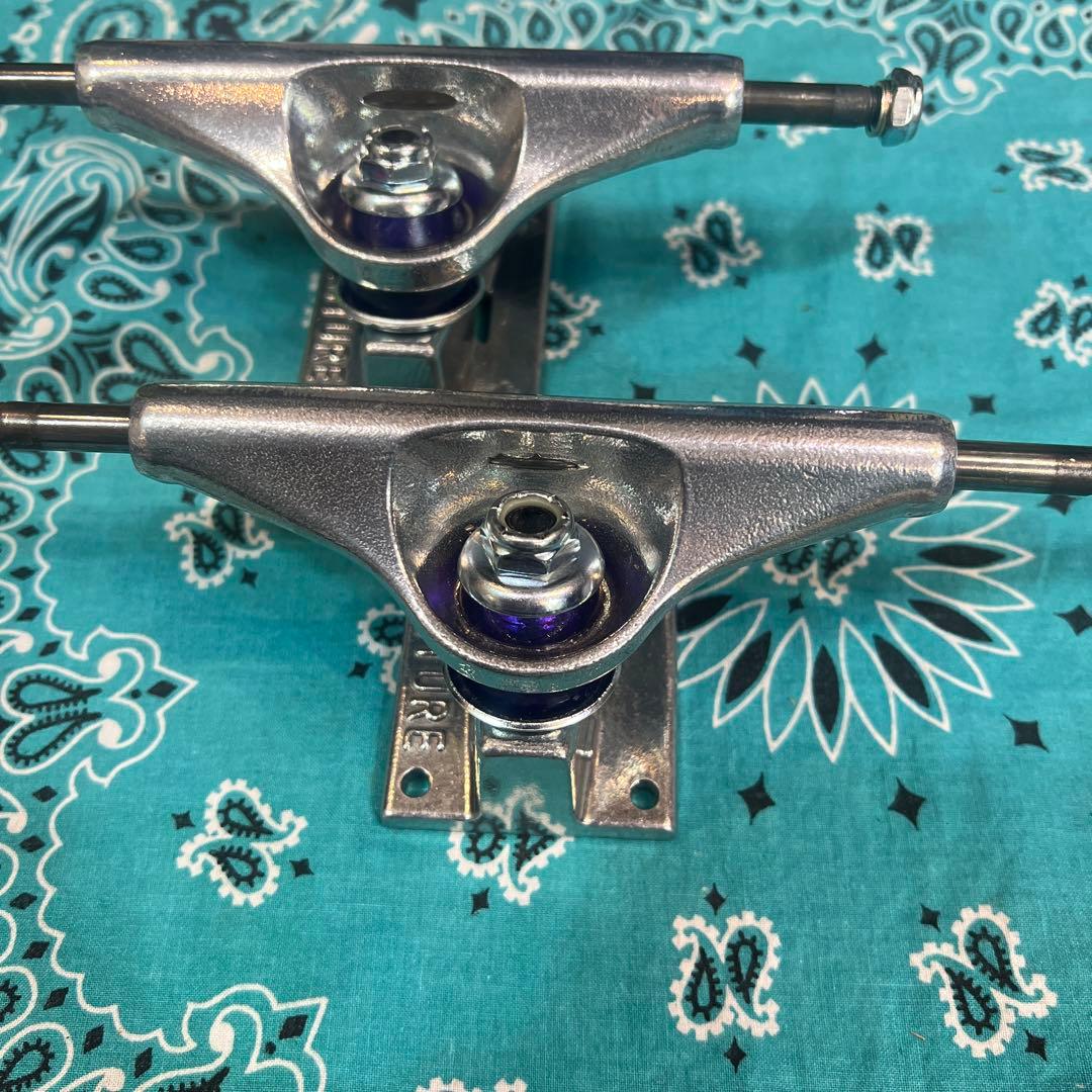 Venture ベンチャー　スケートトラック　5.0HI