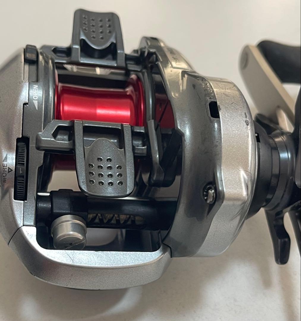 13 メタニウム XG 右ハンドル ZPI NRCスプール 他カスタム品 中古