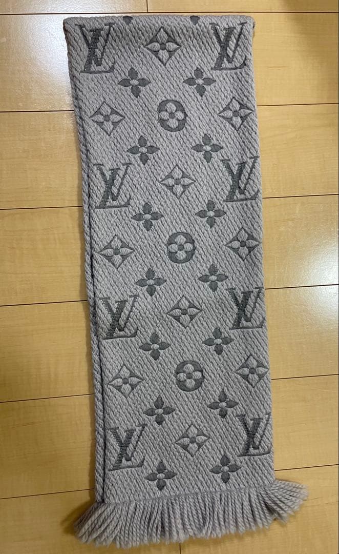 LOUIS VUITTON ルイヴィトン　マフラー　グレー