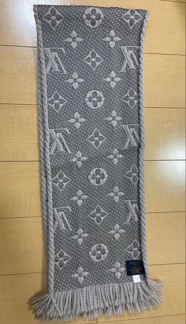 LOUIS VUITTON ルイヴィトン　マフラー　グレー