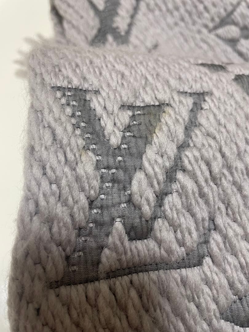 LOUIS VUITTON ルイヴィトン　マフラー　グレー