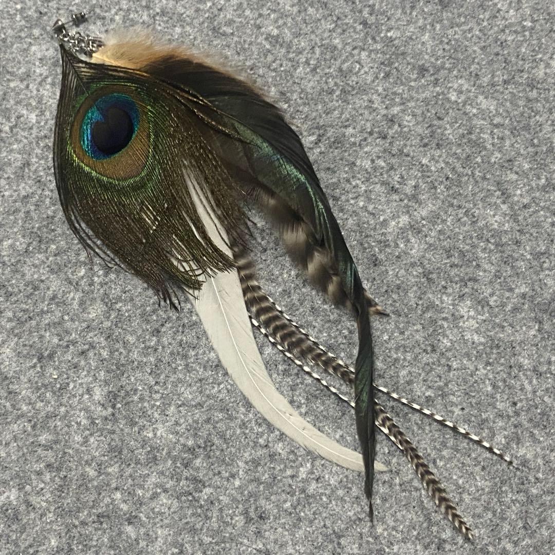 gunda HYDE着 Peacock PI ピーコックフェザー クロス ピアス