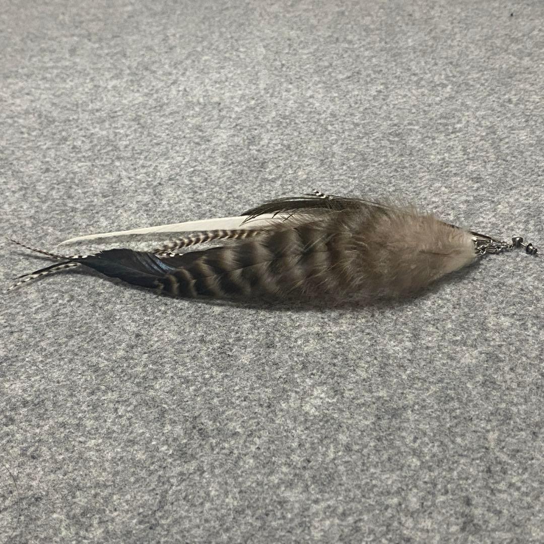 gunda HYDE着 Peacock PI ピーコックフェザー クロス ピアス