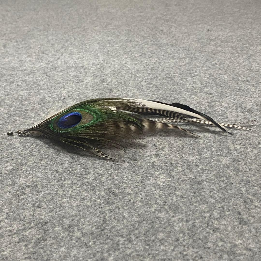 gunda HYDE着 Peacock PI ピーコックフェザー クロス ピアス
