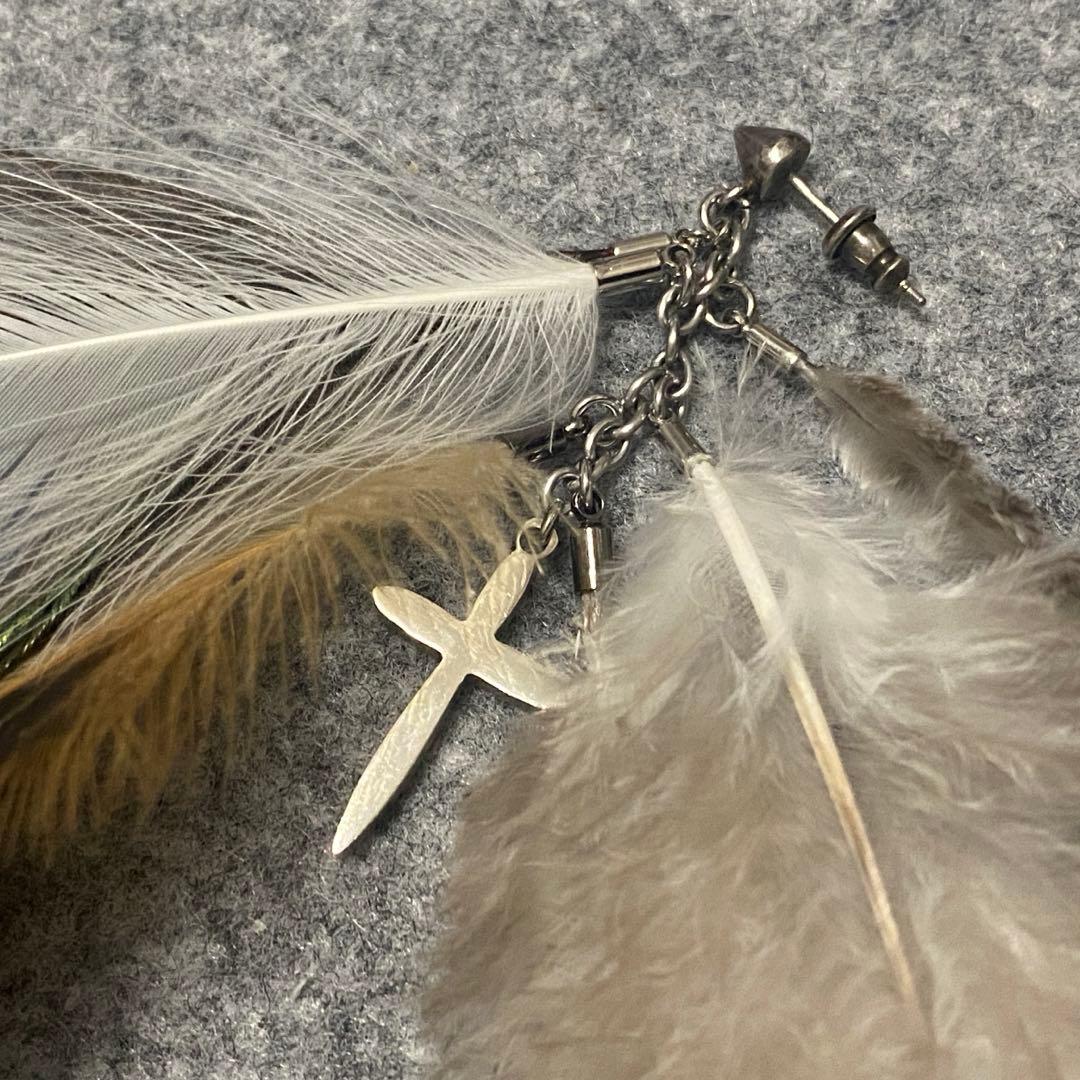 gunda HYDE着 Peacock PI ピーコックフェザー クロス ピアス
