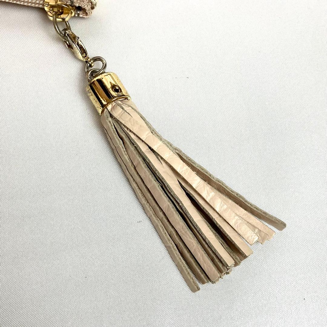 【美品】アタオ　長財布　L字ファスナー　クロコ型押し　ロゴ金具　チャーム