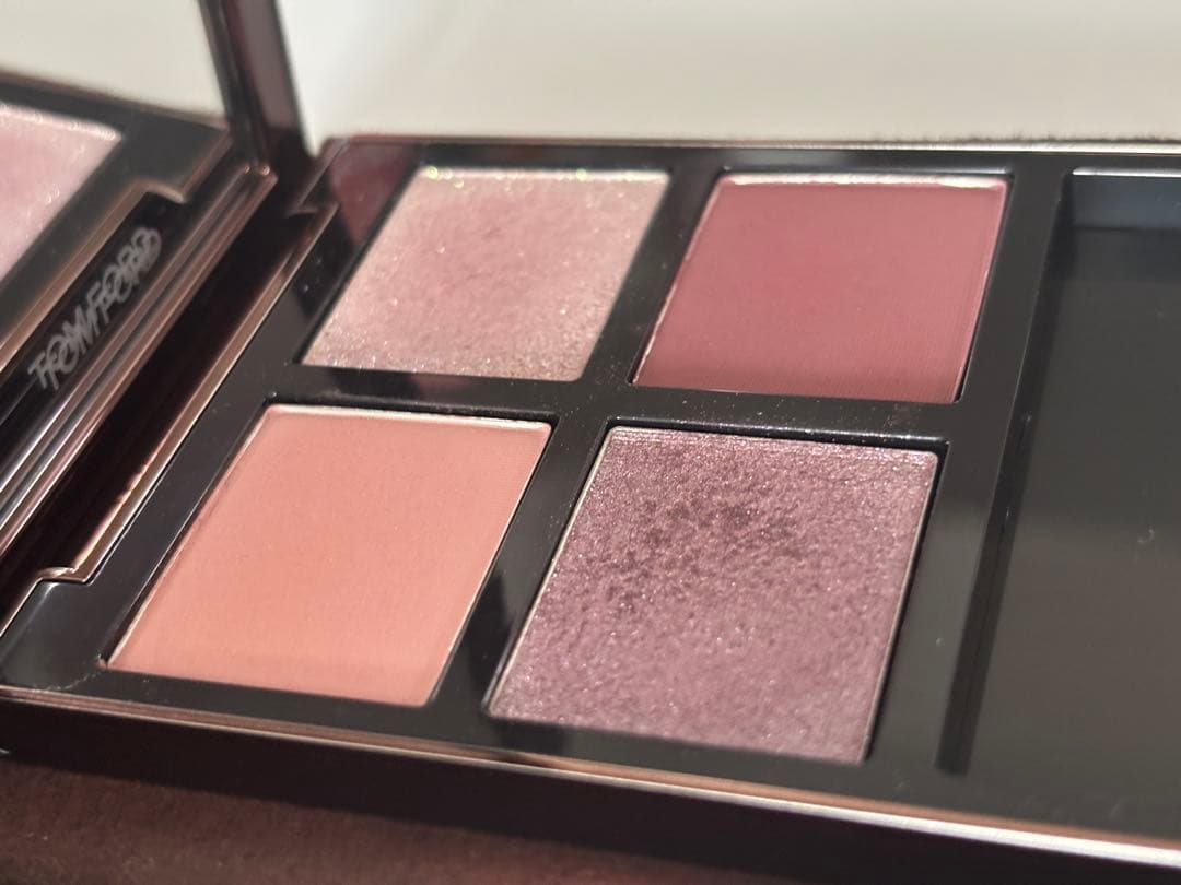 トムフォード アイカラークォード 01S メタリックモーブ