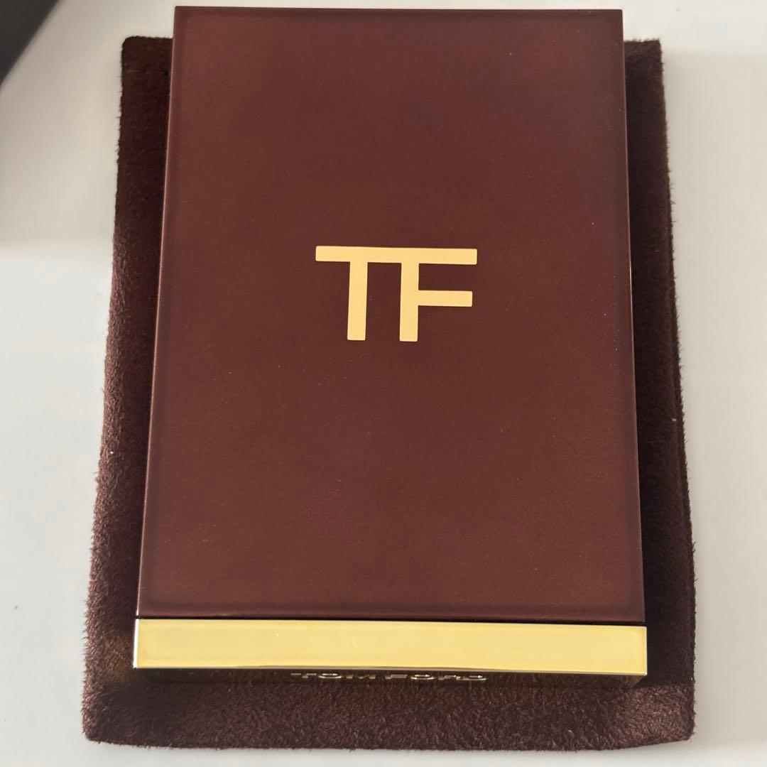 トムフォード アイカラークォード 01S メタリックモーブ