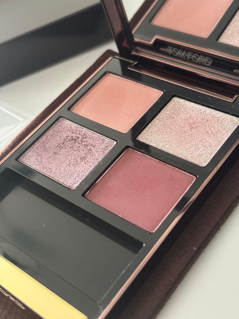 トムフォード アイカラークォード 01S メタリックモーブ