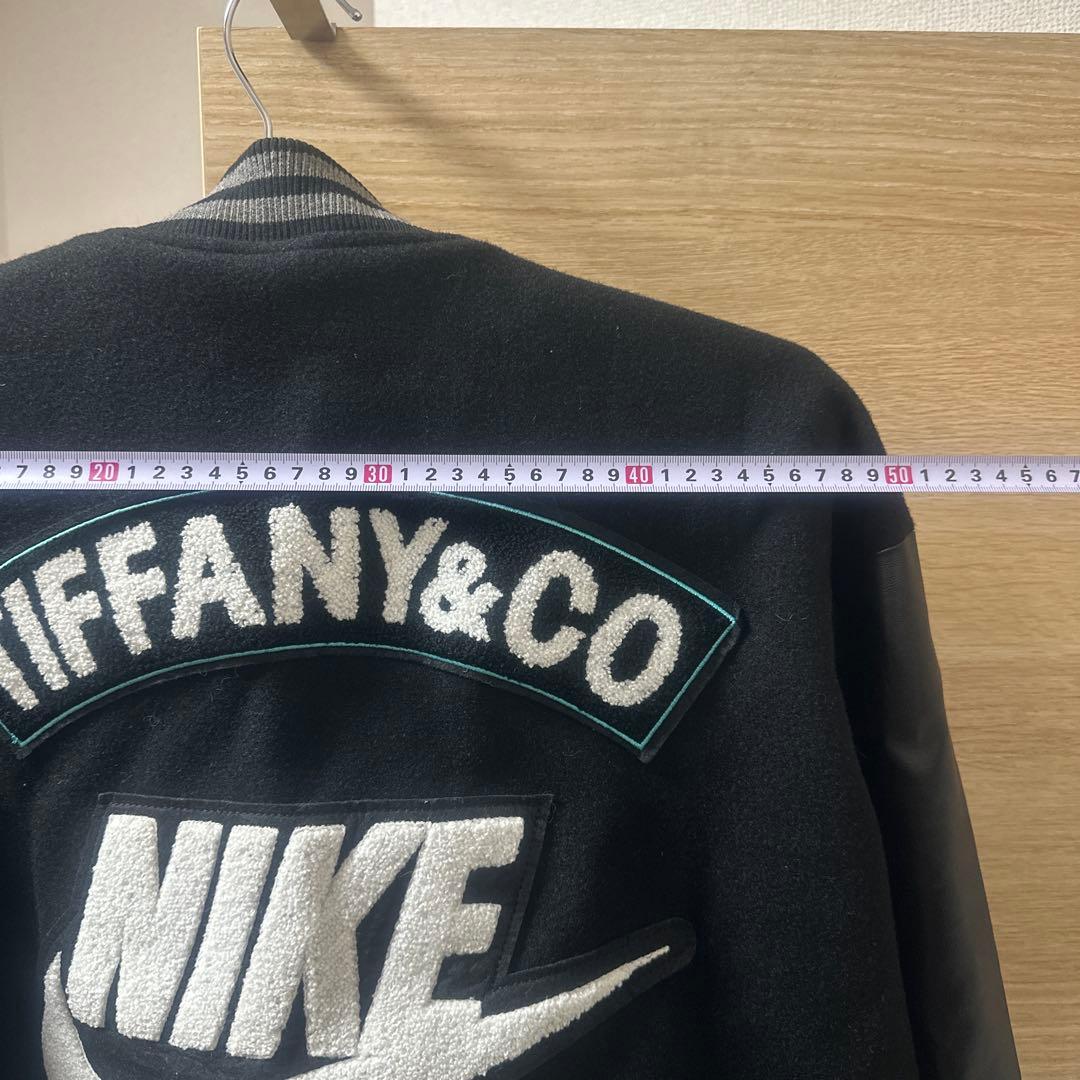 Tiffany & Co. Nike タイプスタジャン 黒