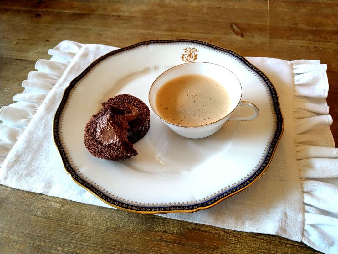 ※わんにゃん※フランスアンティークイニシャル刺繍　マット＆ティッシュケース