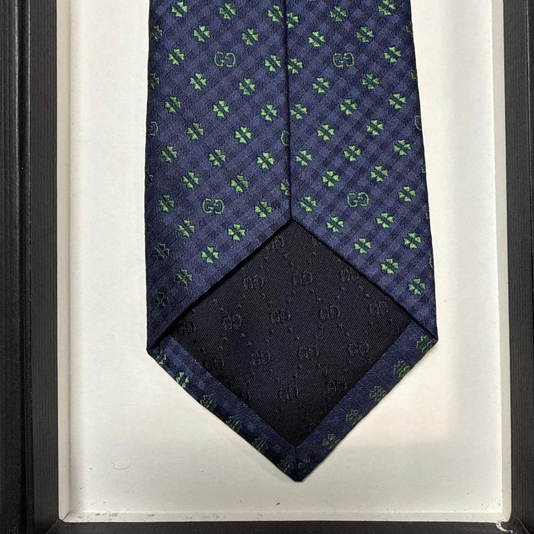 極美品　グッチ　ネクタイ　紺・緑　GG柄　四葉クローバー　シルクジャガード
