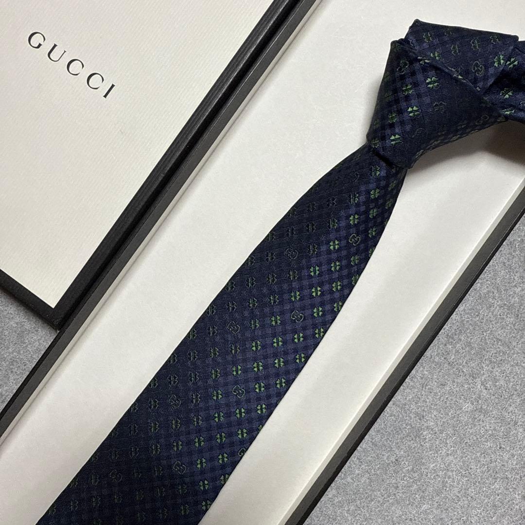 極美品　グッチ　ネクタイ　紺・緑　GG柄　四葉クローバー　シルクジャガード