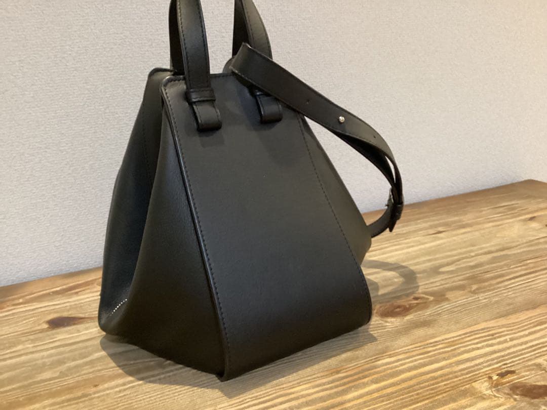 LOEWE ハンモックバッグ スモール（クラシックカーフ）ブラック