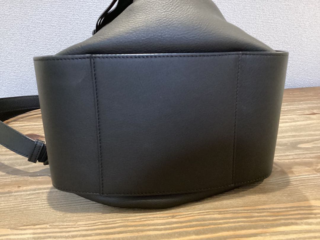 LOEWE ハンモックバッグ スモール（クラシックカーフ）ブラック