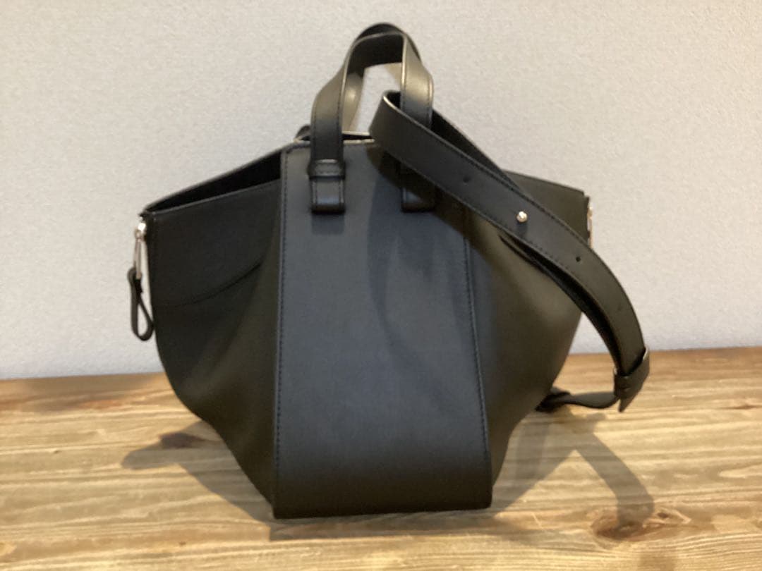 LOEWE ハンモックバッグ スモール（クラシックカーフ）ブラック