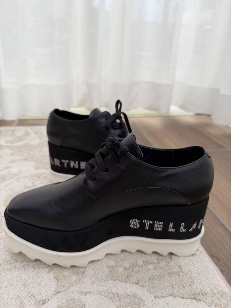 STELLA McCARTNEY ロゴ印字ありブラック厚底スニーカー　34